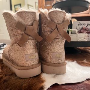 UGGs Sparkle Bailey Bow like new